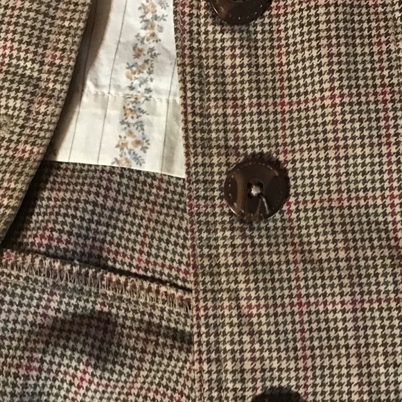 Women’s Tailored Blazer - Picture 5 of 7